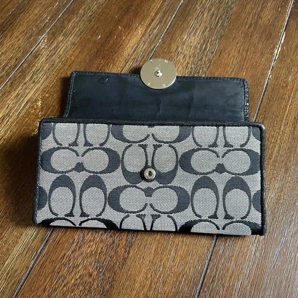 Coach classic signature logo wallet - Picture 8 of 11